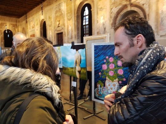 Marzo 2018 - Spiegazione della tecnica Primitive-Actual, al critico e direttore del Museo Diocesano di Mantova Dott. Marco Rebuzzi, durante La Biennale di Venezia.